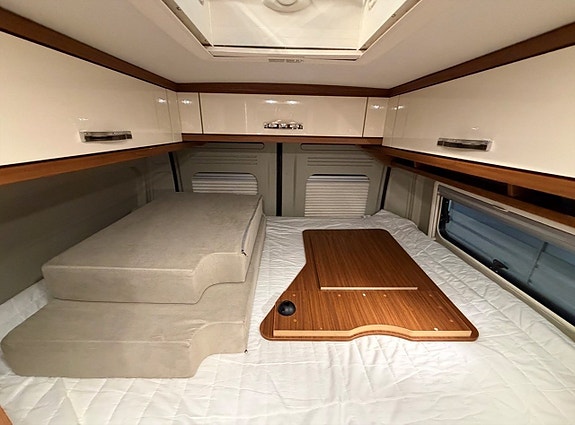 Pössl campervan Globestar 640 DK 10 of 13