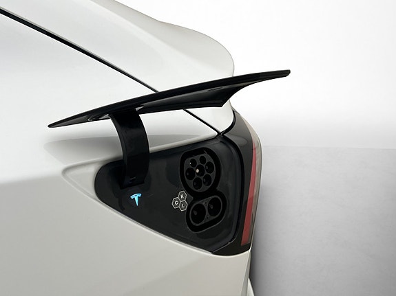 Tesla Model 3 28 of 30