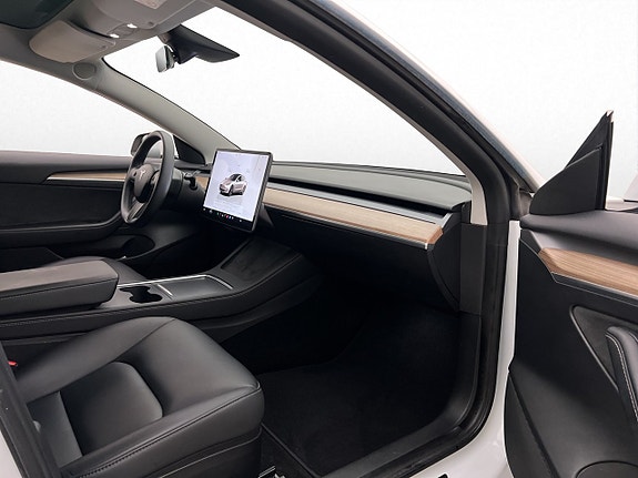 Tesla Model 3 25 of 30