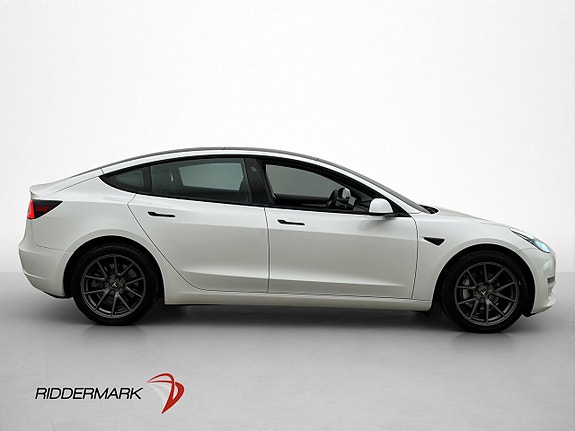 Tesla Model 3 9 of 30