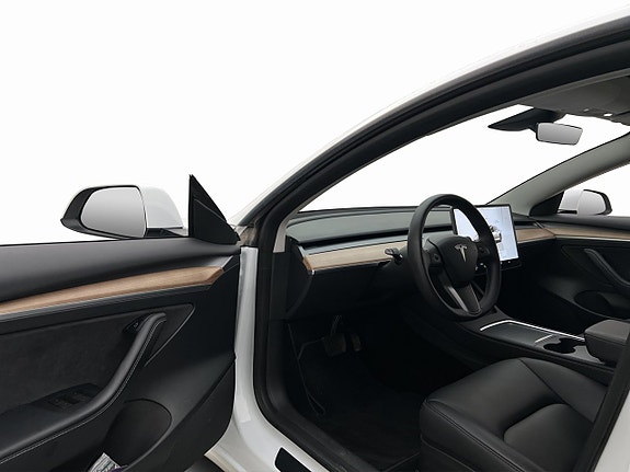 Tesla Model 3 11 of 30