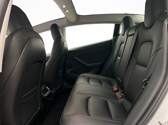 Tesla Model 3 26 of 30