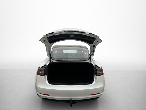 Tesla Model 3 27 of 30