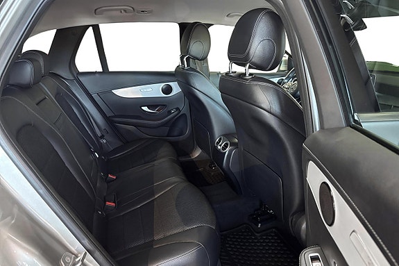Mercedes-Benz GLC 300 de 14 of 17