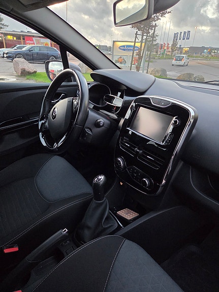 Renault Clio 6 of 8