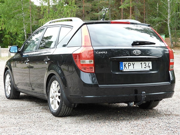 Kia Ceed 2 of 27