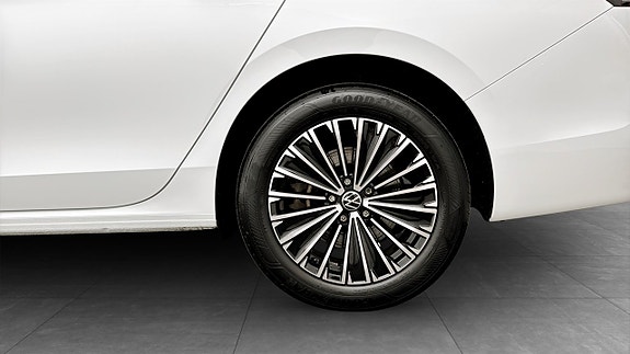 Volkswagen Passat 6 of 19