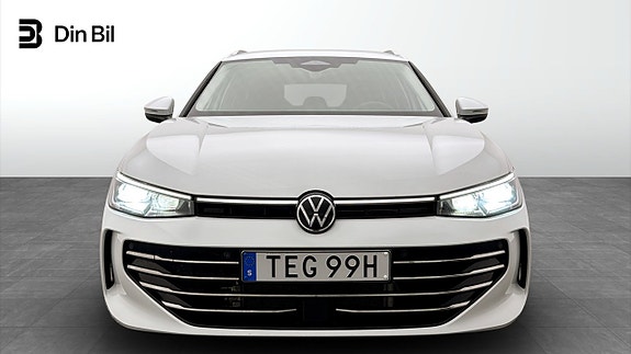 Volkswagen Passat 4 of 19