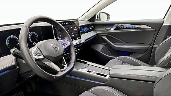 Volkswagen Passat 7 of 19