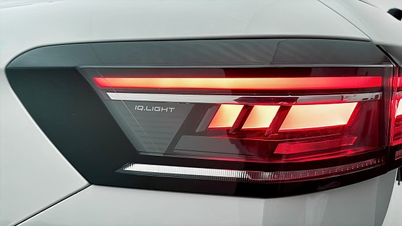 Volkswagen Passat 19 of 19