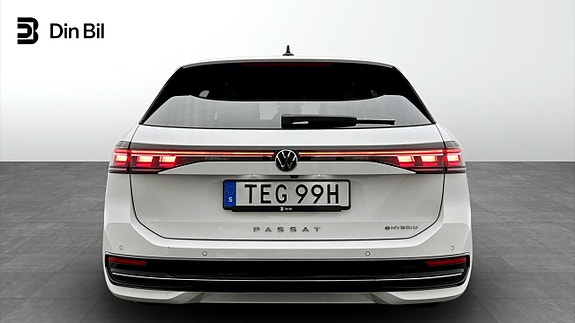 Volkswagen Passat 5 of 19