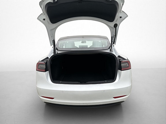 Tesla Model 3 29 of 30