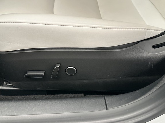 Tesla Model 3 13 of 30