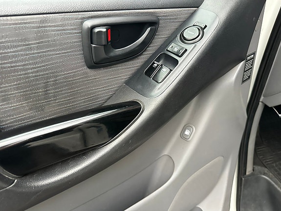 Hyundai H1 Skåp 2.5 CRDi Aut Lång m verksstadsinredning 170 Hkr Diesel 9 of 17