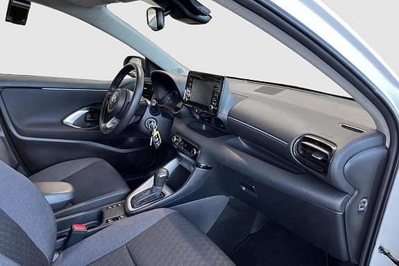 Toyota Yaris 9 of 13