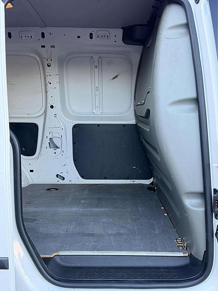 Volkswagen Caddy Maxi 13 of 21
