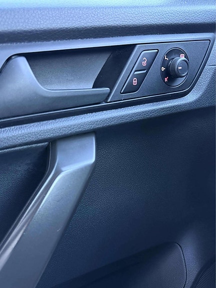 Volkswagen Caddy Maxi 19 of 21