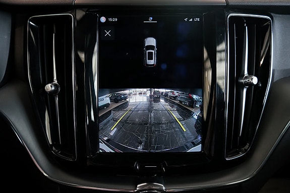 Volvo XC60 13 of 27