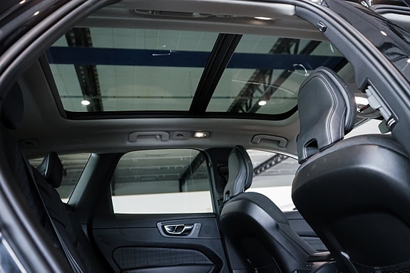 Volvo XC60 23 of 27