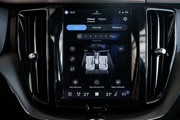 Volvo XC60 18 of 27