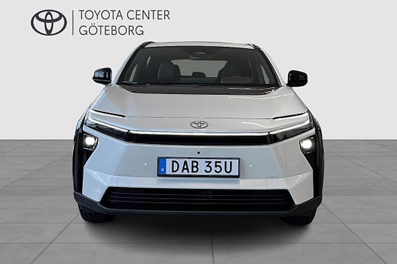 Toyota bZ4X 7 of 12