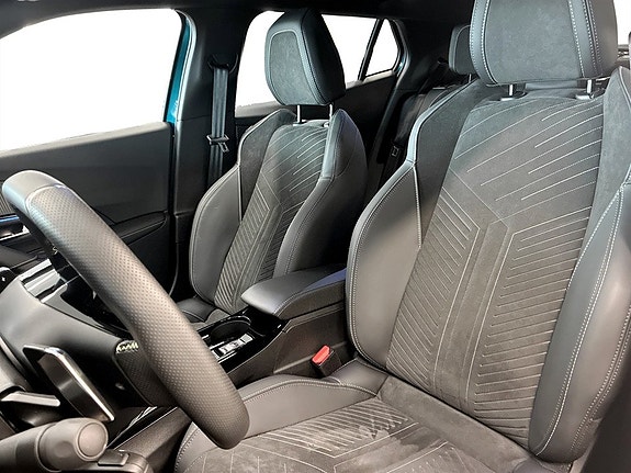 Peugeot 2008 5 of 17