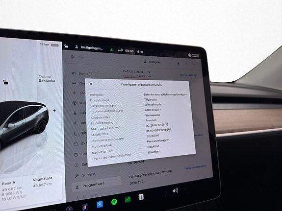 Tesla Model Y 24 of 30