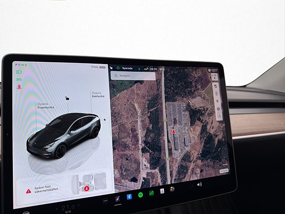 Tesla Model Y 17 of 30