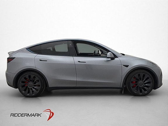 Tesla Model Y 9 of 30