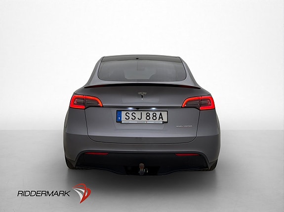 Tesla Model Y 7 of 30