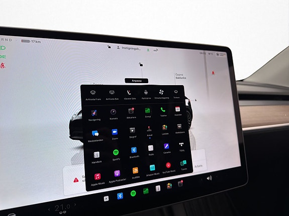 Tesla Model Y 18 of 30