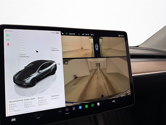 Tesla Model Y 16 of 30