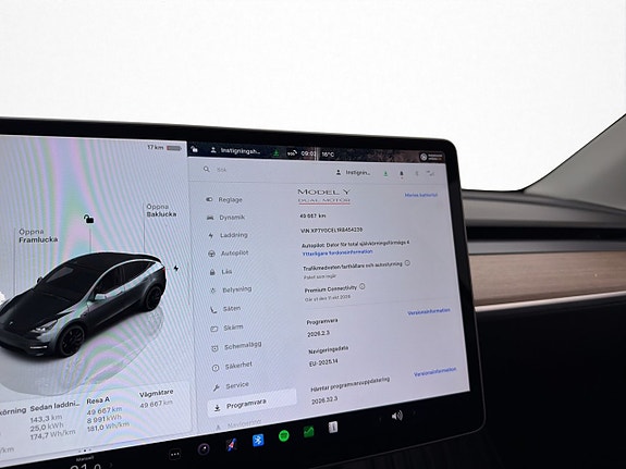 Tesla Model Y 23 of 30