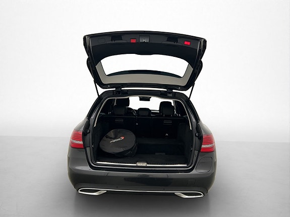 Mercedes-Benz C300 de 8 of 30