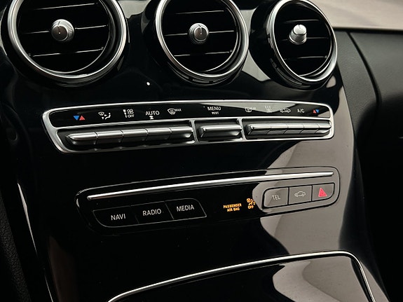 Mercedes-Benz C300 de 22 of 30