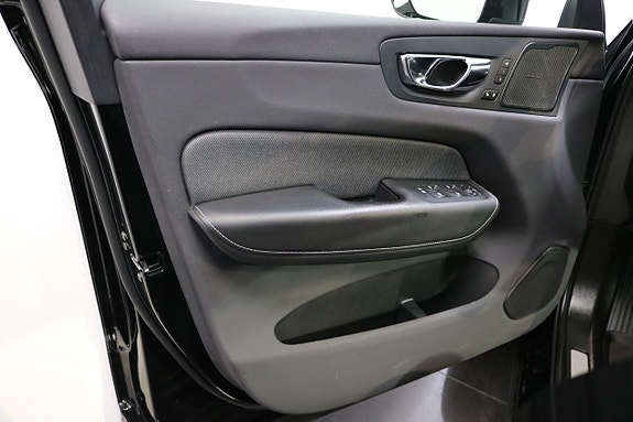Volvo XC60 8 of 27
