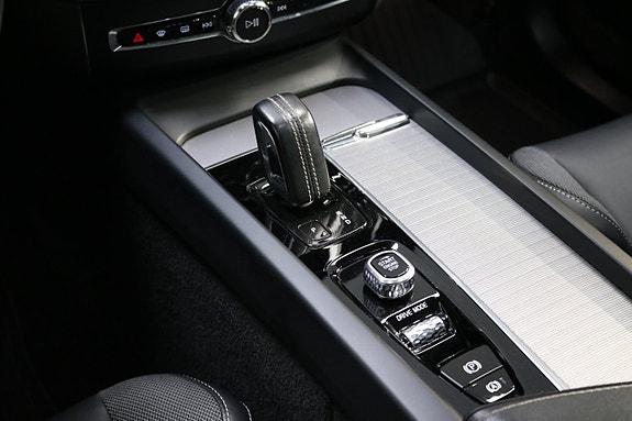 Volvo XC60 12 of 27