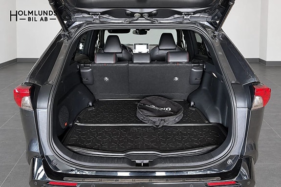 Toyota RAV4 8 of 11