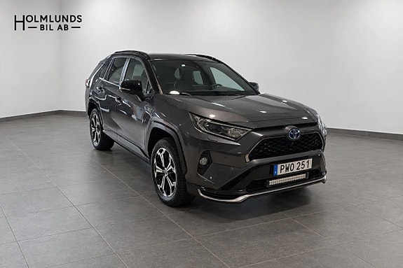 Toyota RAV4 2 of 11