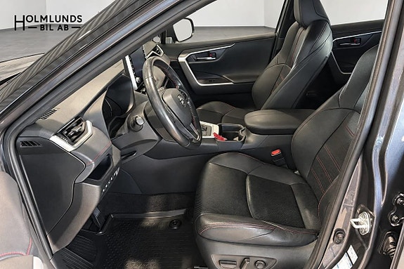 Toyota RAV4 6 of 11