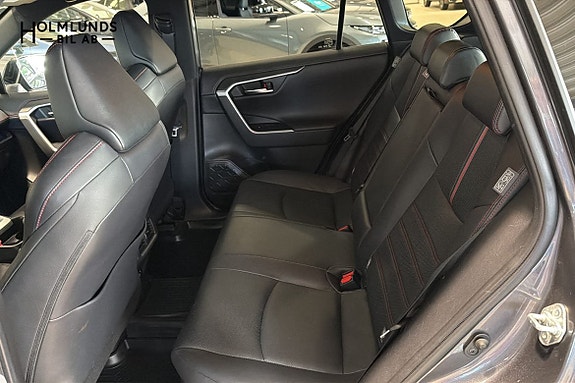 Toyota RAV4 7 of 11