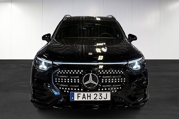 Mercedes-Benz GLB250+ 5 of 24