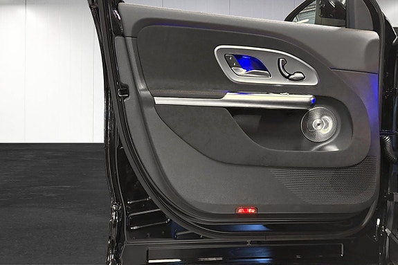 Mercedes-Benz GLB250+ 12 of 24