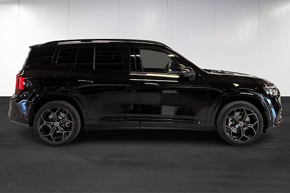 Mercedes-Benz GLB250+ 7 of 24