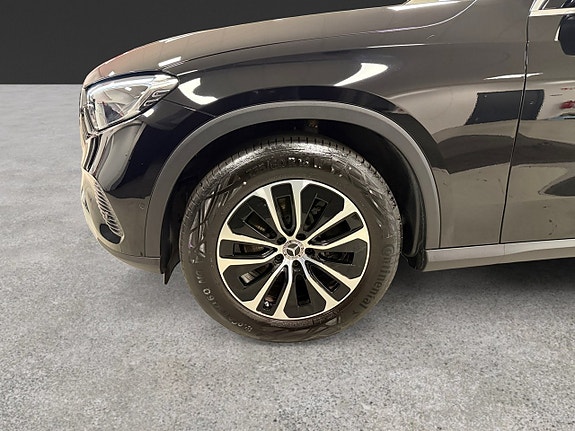 Mercedes-Benz GLC200 17 of 17
