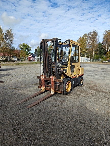 Hyster H3.00XL 2 of 5
