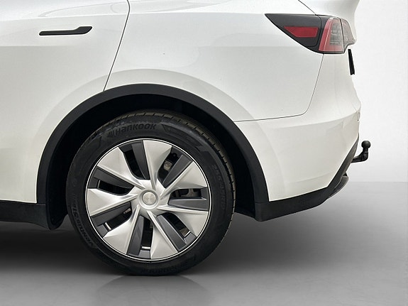 Tesla Model Y 30 of 30