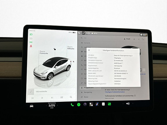Tesla Model Y 23 of 30