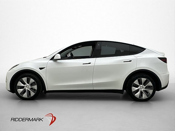 Tesla Model Y 5 of 30