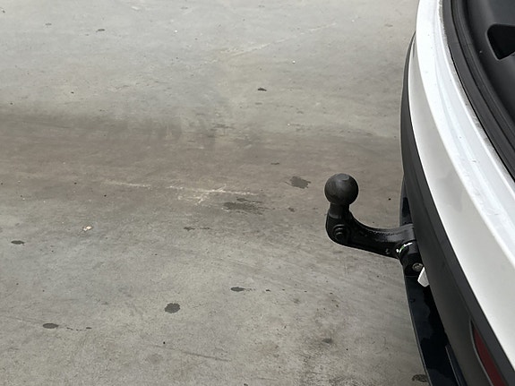 Tesla Model Y 10 of 30